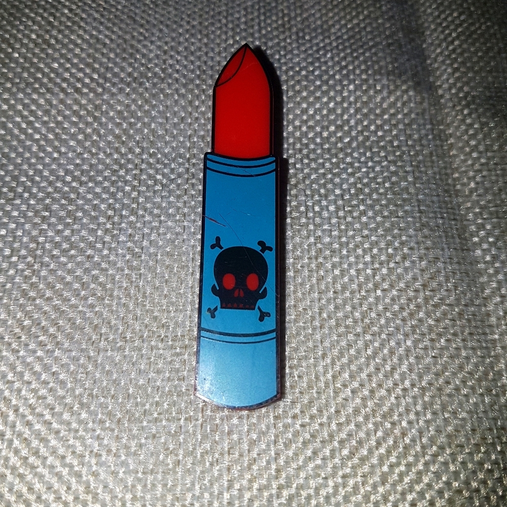 Sourpuss hair barrette